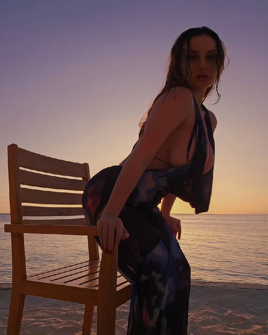 Sexy girl Miranda Faith nude in Calcutta