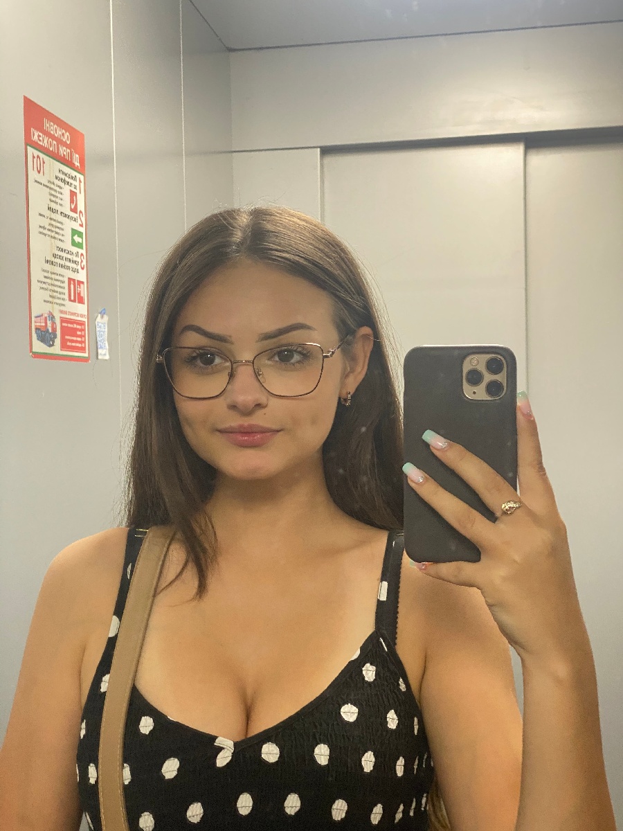 Sexy model Stacy in Calcutta